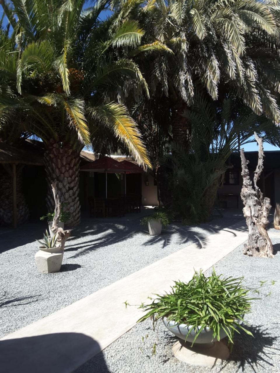 Melissa'S Guest House Kamanjab Exterior photo